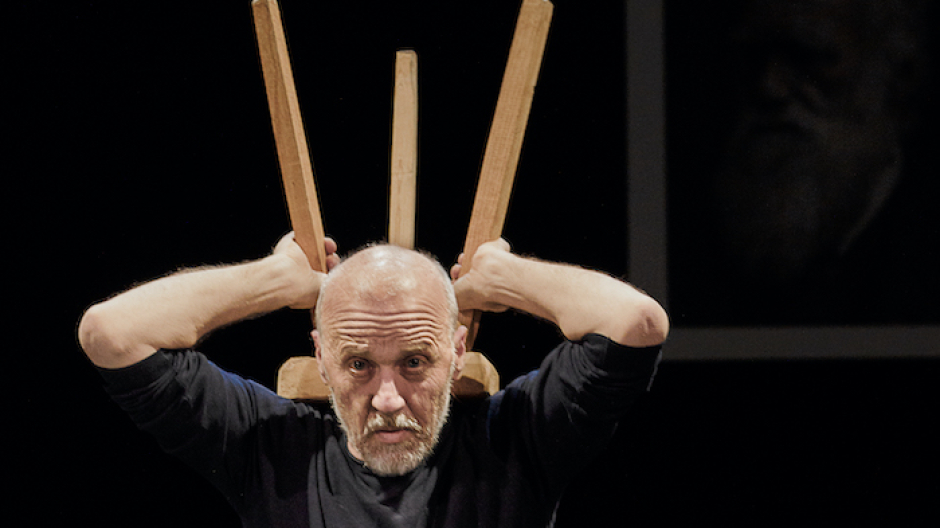 Marco Paolini alla Fabbrica con “Antenati” interroga le origini dell'umanità